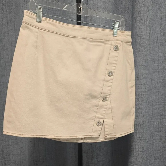 Gianni Bini Cream Mini Skirt with Pearl Button Accents Size XL NWT - Picture 14 of 15